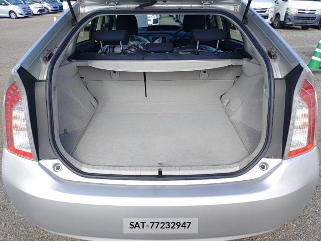 Toyota PRIUS 2013-08 8546525-7