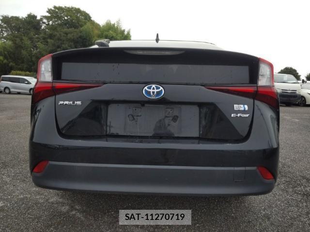 Toyota PRIUS 2019-08 8546527-1