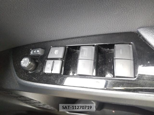 Toyota PRIUS 2019-08 8546527-13