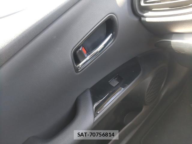 Toyota PRIUS 2019-07 8546562-12