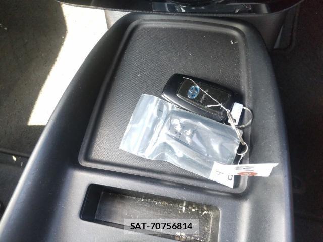 Toyota PRIUS 2019-07 8546562-14