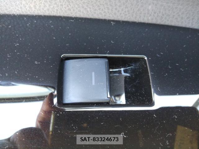 Toyota PRIUS 2019-08 8546579-12