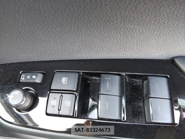 Toyota PRIUS 2019-08 8546579-13