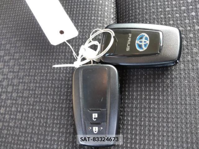 Toyota PRIUS 2019-08 8546579-14