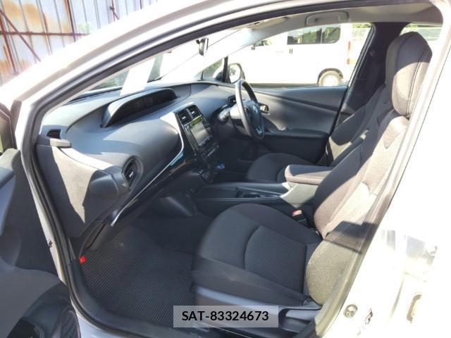 Toyota PRIUS 2019-08 8546579-15