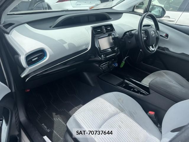Toyota PRIUS 2019-06 8546590-2