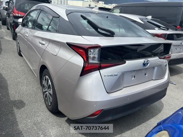 Toyota PRIUS 2019-06 8546590-5
