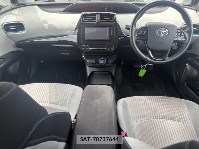 Toyota PRIUS 2019-06 8546590-7