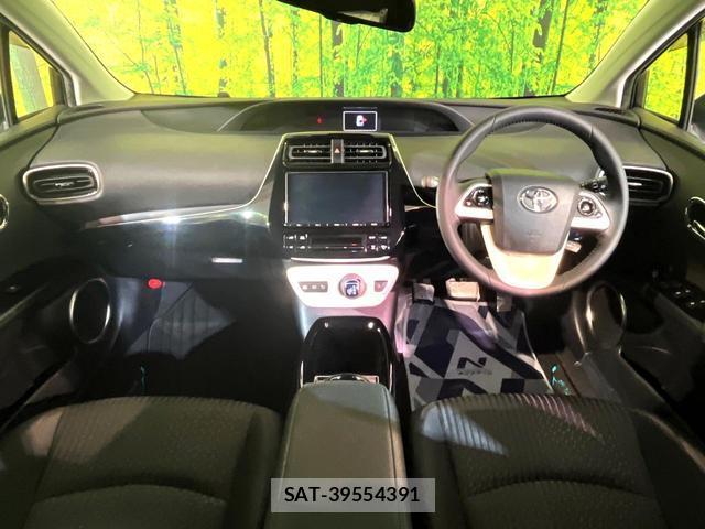 Toyota PRIUS 2018-02 8546840-1