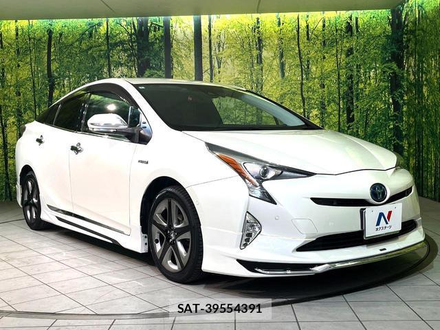 Toyota PRIUS 2018-02 8546840-15