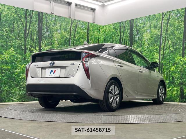 Toyota PRIUS 2016-01 8546844-16