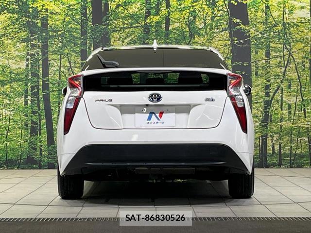 Toyota PRIUS 2017-03 8546952-14