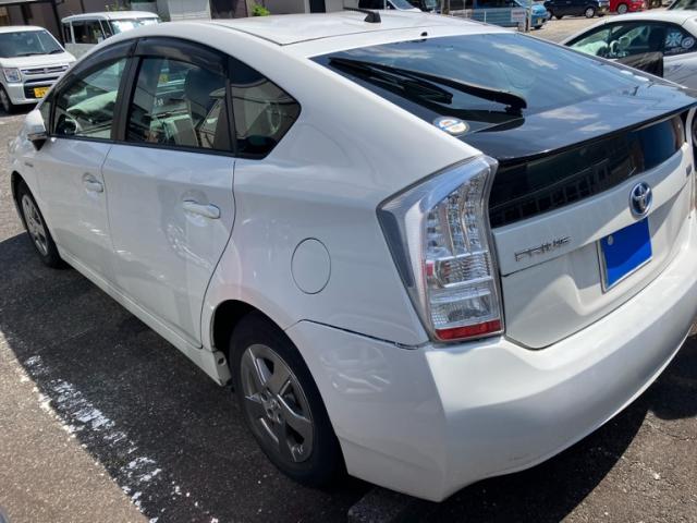 Toyota PRIUS 2011-10 8547370-13