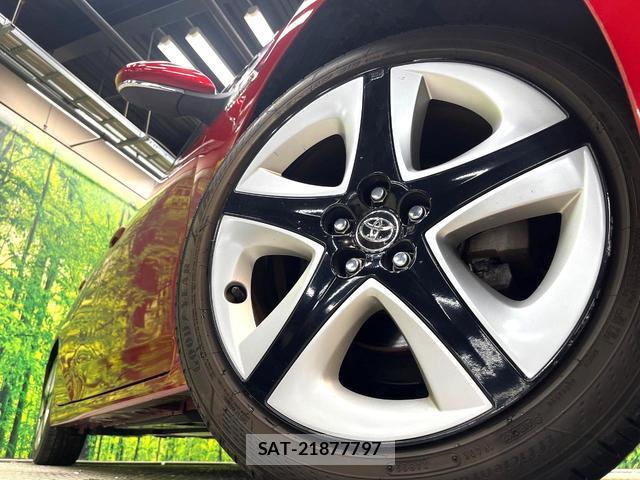 Toyota PRIUS 2017-06 8547447-12