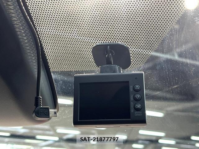 Toyota PRIUS 2017-06 8547447-4