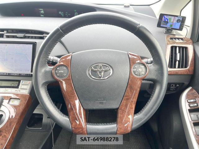 Toyota PRIUS 2014-02 8547455-10