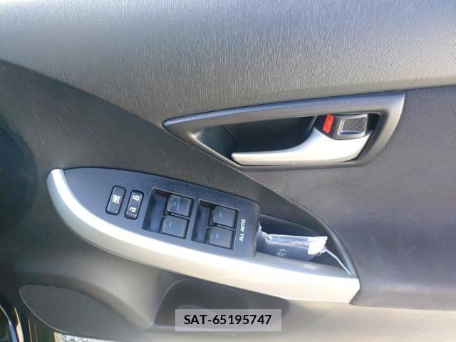 Toyota PRIUS 2015-07 8547497-13