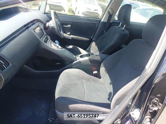 Toyota PRIUS 2015-07 8547497-15