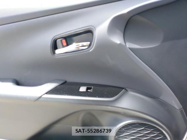 Toyota PRIUS 2019-08 8547504-12