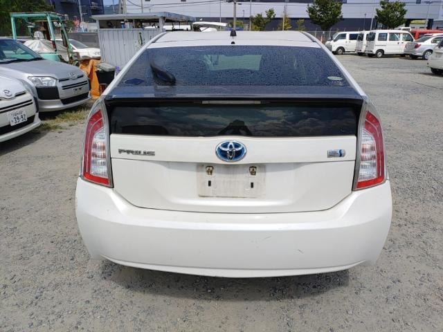 Toyota PRIUS 2013-08 8547506-1