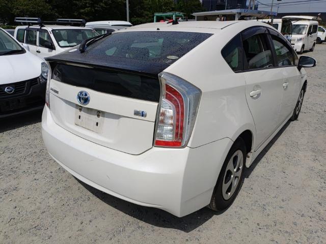 Toyota PRIUS 2013-08 8547506-4