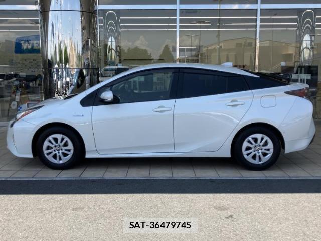 Toyota PRIUS 2017-05 8547979-1