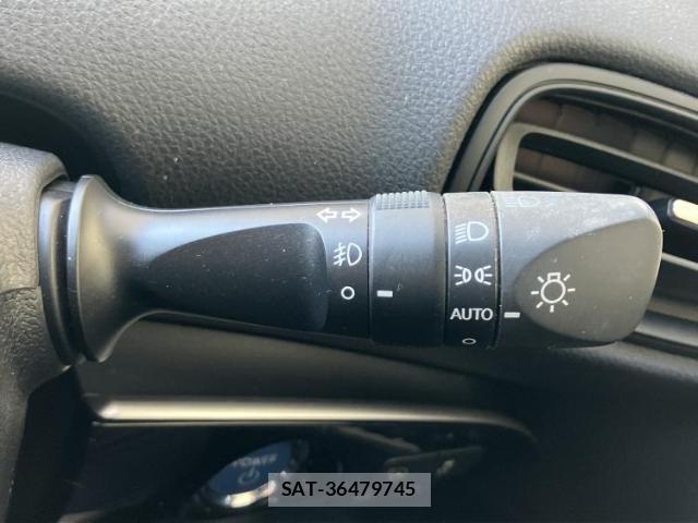 Toyota PRIUS 2017-05 8547979-15