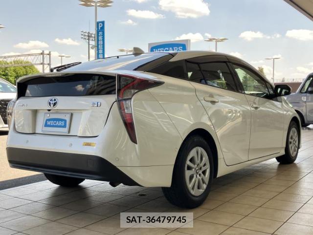Toyota PRIUS 2017-05 8547979-2