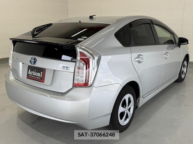 Toyota PRIUS 2013-07 8548419-5