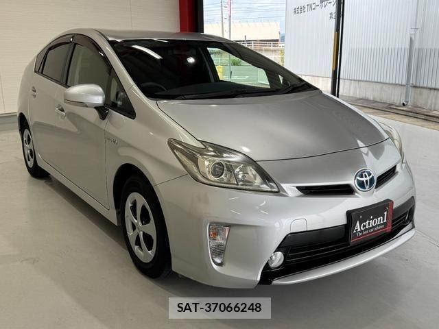 Toyota PRIUS 2013-07 8548419-6