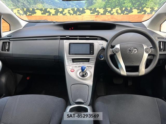 Toyota PRIUS 2013-08 8548440-1
