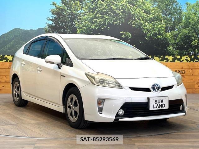 Toyota PRIUS 2013-08 8548440-15