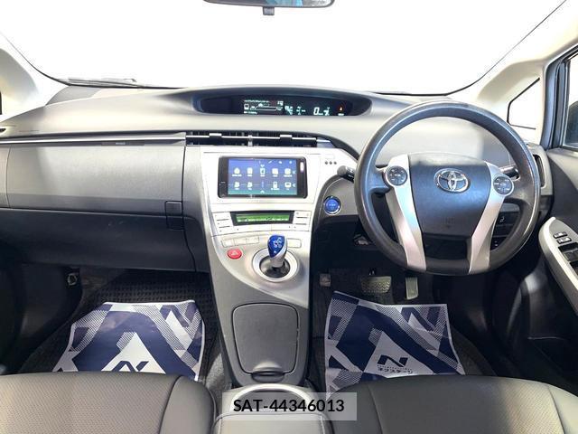 Toyota PRIUS 2013-10 8548507-1