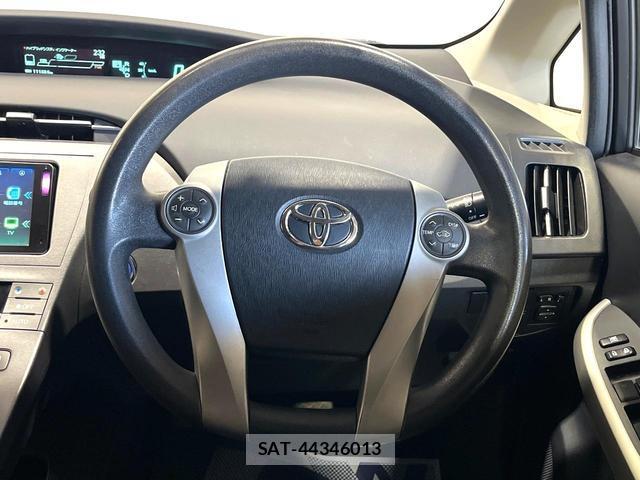Toyota PRIUS 2013-10 8548507-11