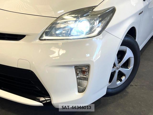 Toyota PRIUS 2013-10 8548507-12