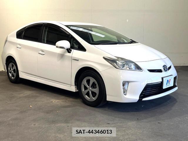 Toyota PRIUS 2013-10 8548507-15