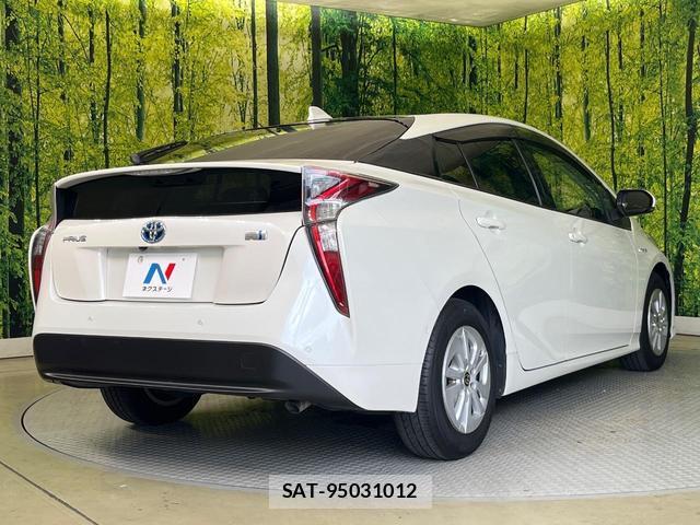 Toyota PRIUS 2017-03 8548593-16