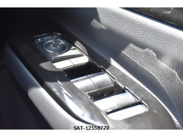 Toyota PRIUS 2023-08 8548652-19