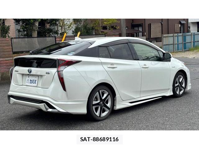 Toyota PRIUS 2016-10 8548830-9