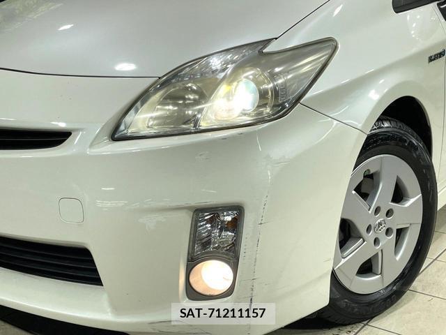 Toyota PRIUS 2011-02 8549044-11