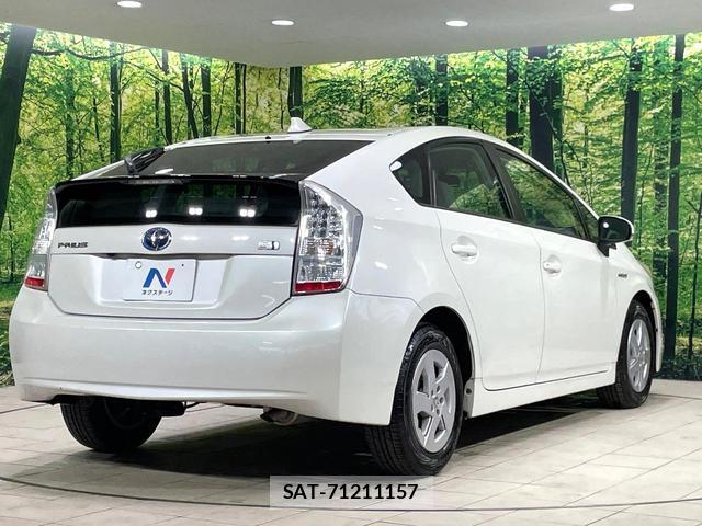Toyota PRIUS 2011-02 8549044-16