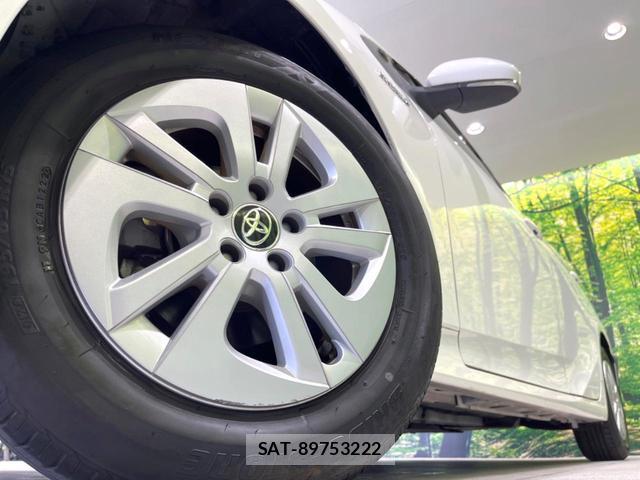 Toyota PRIUS 2017-07 8549293-12