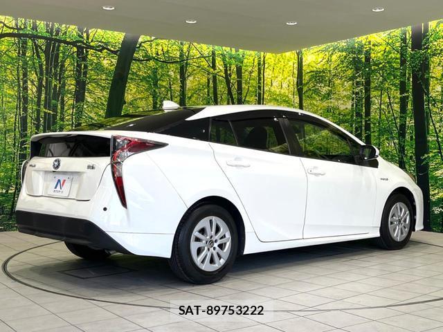 Toyota PRIUS 2017-07 8549293-16