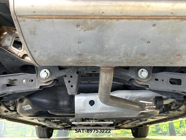 Toyota PRIUS 2017-07 8549293-18