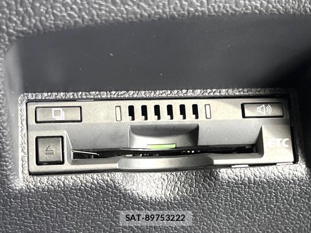 Toyota PRIUS 2017-07 8549293-4