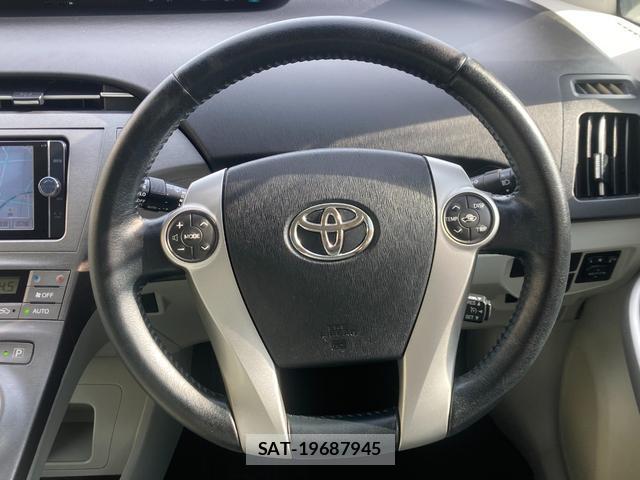Toyota PRIUS 2013-09 8549421-12