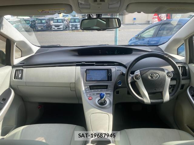 Toyota PRIUS 2013-09 8549421-2
