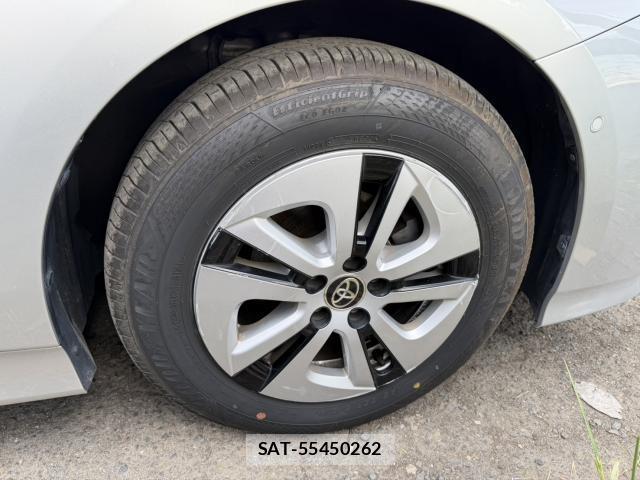 Toyota PRIUS 2016-06 8549440-19
