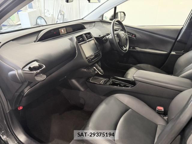 Toyota PRIUS 2022-04 8549478-13