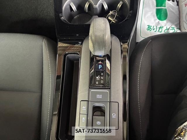 Toyota PRIUS 2023-07 8549549-17